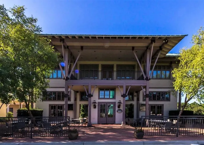 Avalon 810 Beachfront Amazing Views Wrap Around Balcony Amenities Apartment *